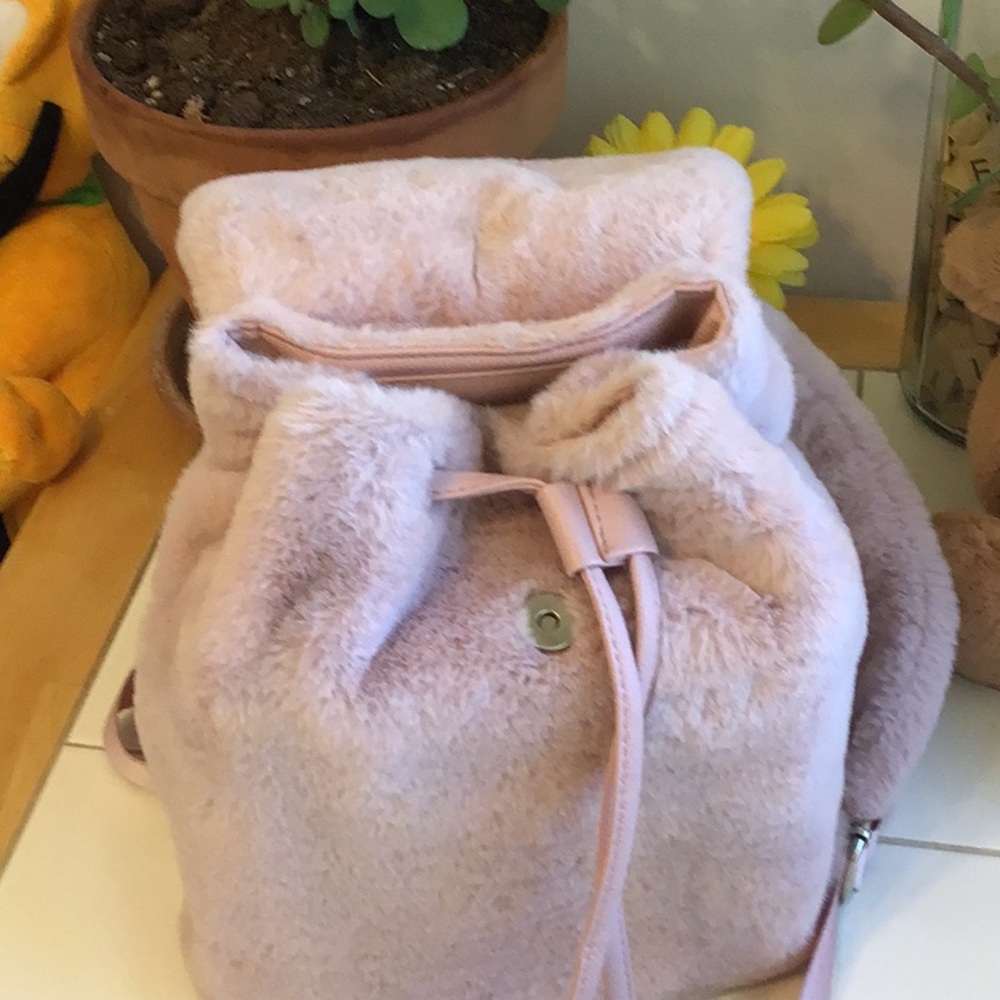 Mauve Faux Fur Drawstring Backpack/Purse (#5) - Picture 3 of 6